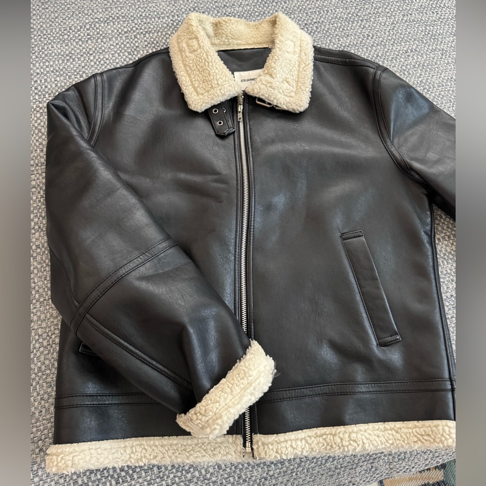 QT8 Garments Black Jacket with Cream Sherpa Collar